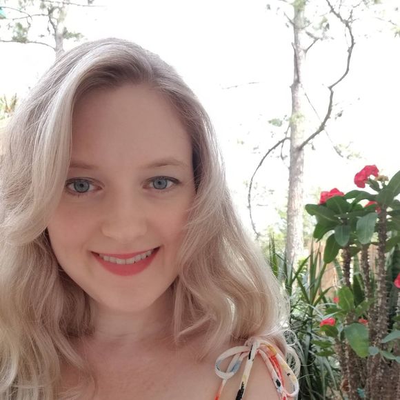 Meet your Posher, Tabitha - Picture 1 of 1